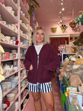 Lade das Bild in den Galerie-Viewer, Steppjacke Feincord – Bordeaux