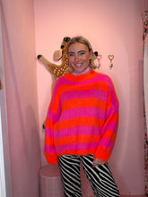 Lade das Bild in den Galerie-Viewer, Streifenpullover Poppy – Pink & Orange