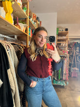 Lade das Bild in den Galerie-Viewer, STRICKWESTE bordeaux