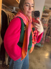 Lade das Bild in den Galerie-Viewer, Dreiecksschal hearts orange