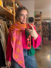 Lade das Bild in den Galerie-Viewer, Dreiecksschal hearts orange