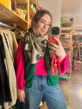 Lade das Bild in den Galerie-Viewer, Dreiecksschal Hearts Taupe