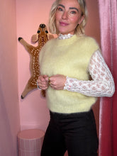 Lade das Bild in den Galerie-Viewer, Mohair-Pullunder „Luna“