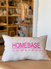 Lade das Bild in den Galerie-Viewer, Kissen HOMEBASE