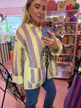 Lade das Bild in den Galerie-Viewer, Candy Quilt Jacke
