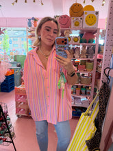 Lade das Bild in den Galerie-Viewer, Bluse kurzarm rosa bunt gestreift
