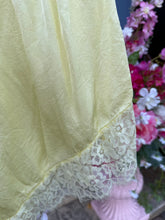 Lade das Bild in den Galerie-Viewer, Shorts Satin
