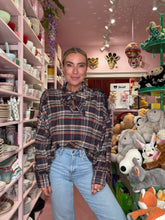 Lade das Bild in den Galerie-Viewer, Schluppenbluse „Check &amp; Bow“
