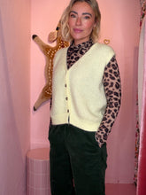 Lade das Bild in den Galerie-Viewer, Mohair-Strickweste Mila
