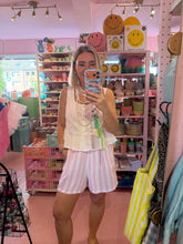 Lade das Bild in den Galerie-Viewer, Shorts rosa stripes
