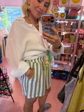 Lade das Bild in den Galerie-Viewer, Shorts Stripes Green
