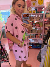Lade das Bild in den Galerie-Viewer, Shorts rosa Dots
