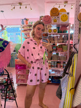 Lade das Bild in den Galerie-Viewer, Shorts rosa Dots
