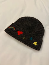 Lade das Bild in den Galerie-Viewer, Strickmütze „Happy“
