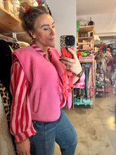 Lade das Bild in den Galerie-Viewer, Teddy-Weste rosa
