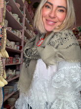 Lade das Bild in den Galerie-Viewer, Tuch Paisley XL
