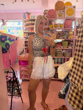 Lade das Bild in den Galerie-Viewer, Shorts Satin sand
