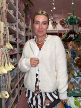 Lade das Bild in den Galerie-Viewer, Strickjacke Cozy
