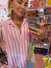 Lade das Bild in den Galerie-Viewer, Bluse kurzarm weiß rosa gestreift
