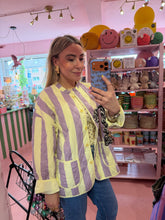 Lade das Bild in den Galerie-Viewer, Candy Quilt Jacke
