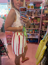 Lade das Bild in den Galerie-Viewer, Shorts Stripes red
