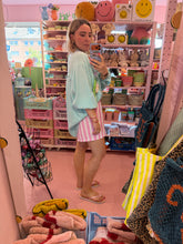 Lade das Bild in den Galerie-Viewer, Shorts pink stripes
