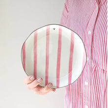 Lade das Bild in den Galerie-Viewer, Kuchenteller „Rose Big Stripe“
