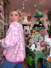 Lade das Bild in den Galerie-Viewer, Strickjacke Pink Leo
