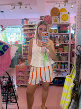 Lade das Bild in den Galerie-Viewer, Shorts Stripes orange
