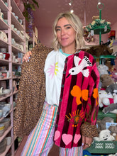 Lade das Bild in den Galerie-Viewer, TOUT Birds Jacket – Pink Stripes
