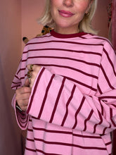 Lade das Bild in den Galerie-Viewer, Stripe Vibes Longsleeve
