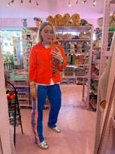 Lade das Bild in den Galerie-Viewer, Strickjacke Neon Vibes Orange

