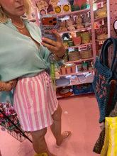 Lade das Bild in den Galerie-Viewer, Shorts pink stripes
