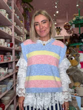 Lade das Bild in den Galerie-Viewer, Pullunder „Pastel Stripes“
