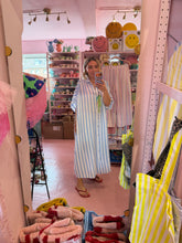 Lade das Bild in den Galerie-Viewer, Kleid Blue Stripes
