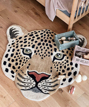 Lade das Bild in den Galerie-Viewer, Doing Goods – Tapis Amis Teppich
