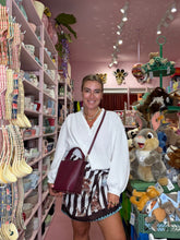 Lade das Bild in den Galerie-Viewer, BORDEAUX BABE – Leather Bag
