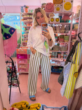 Lade das Bild in den Galerie-Viewer, Musselinhose grün weiß Stripes
