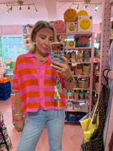 Lade das Bild in den Galerie-Viewer, Strickbluse Orange Pink
