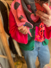 Lade das Bild in den Galerie-Viewer, Dreiecksschal rosa
