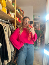 Lade das Bild in den Galerie-Viewer, Pullover Hot Pink
