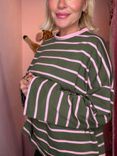 Lade das Bild in den Galerie-Viewer, Stripe Vibes Longsleeve
