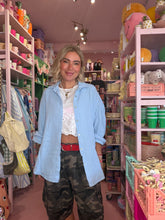 Lade das Bild in den Galerie-Viewer, Musselinbluse babyblue
