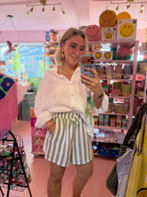 Lade das Bild in den Galerie-Viewer, Shorts Stripes Green
