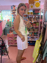 Lade das Bild in den Galerie-Viewer, Shorts rosa stripes
