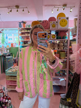 Lade das Bild in den Galerie-Viewer, Candy Quilt Jacke rosa
