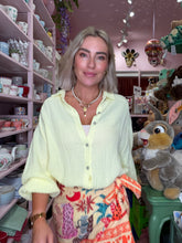 Lade das Bild in den Galerie-Viewer, Musselinbluse butteryellow
