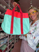 Lade das Bild in den Galerie-Viewer, REMEMBERTragetasche„Nelly“–Turquoise
